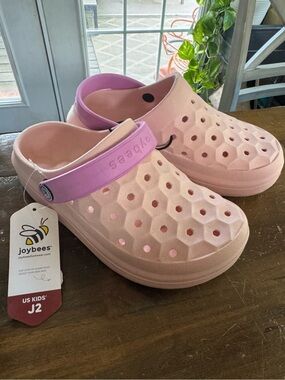 Joybees Kids Pink Honeycomb Clog with Lavender Strap size 2